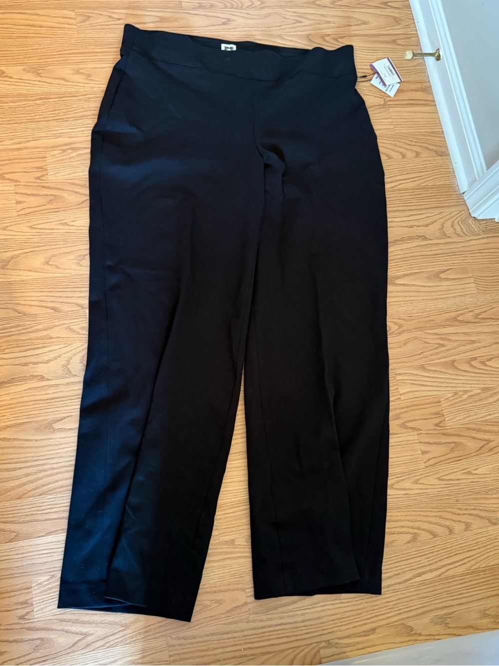NWT Anne Klein Women's Black Pull-On Straight-Leg Pants